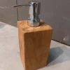 Houten zeeppompje