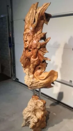 Indiaan uit wortel teak hout gesneden 210cm