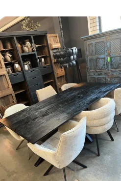 Zwarte mango houten eettafel met metalen matrixpoot