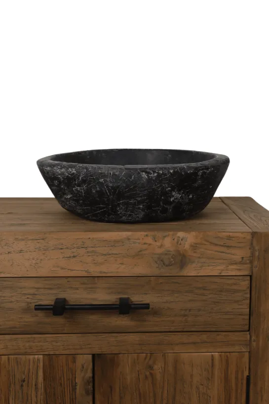 Zwarte oude houten schaal